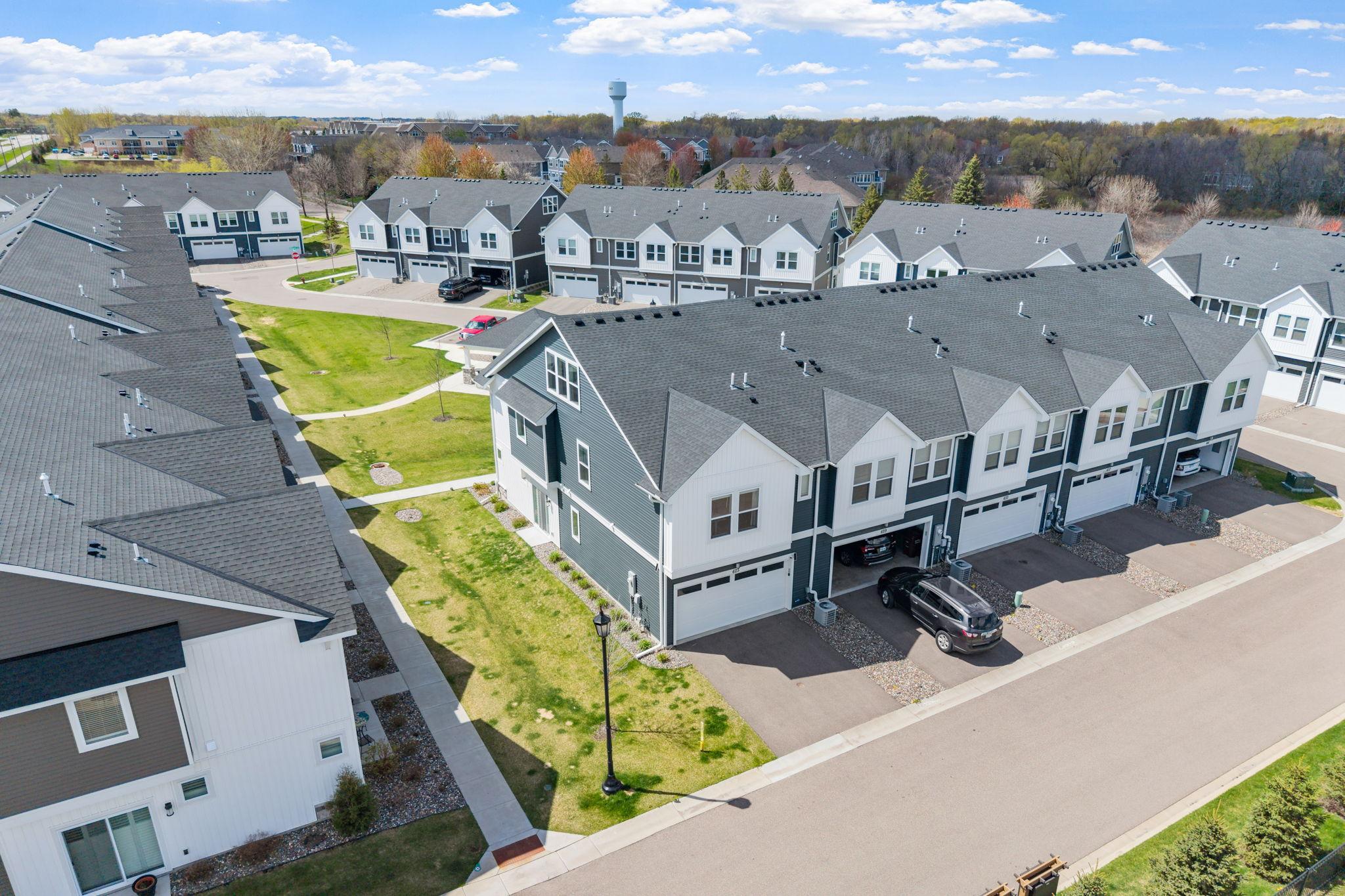 15-web-or-mls-625 E Blossom Cir-15.jpg