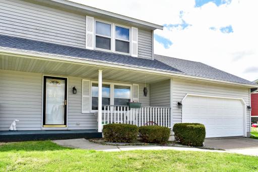 213 Sunset Avenue NW, Altura, MN 55910