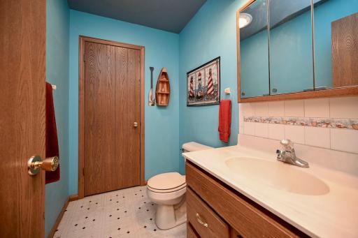 213 Sunset Avenue NW, Altura, MN 55910