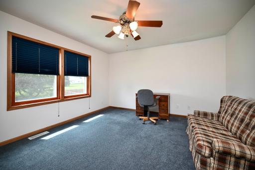 213 Sunset Avenue NW, Altura, MN 55910