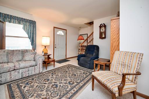 213 Sunset Avenue NW, Altura, MN 55910