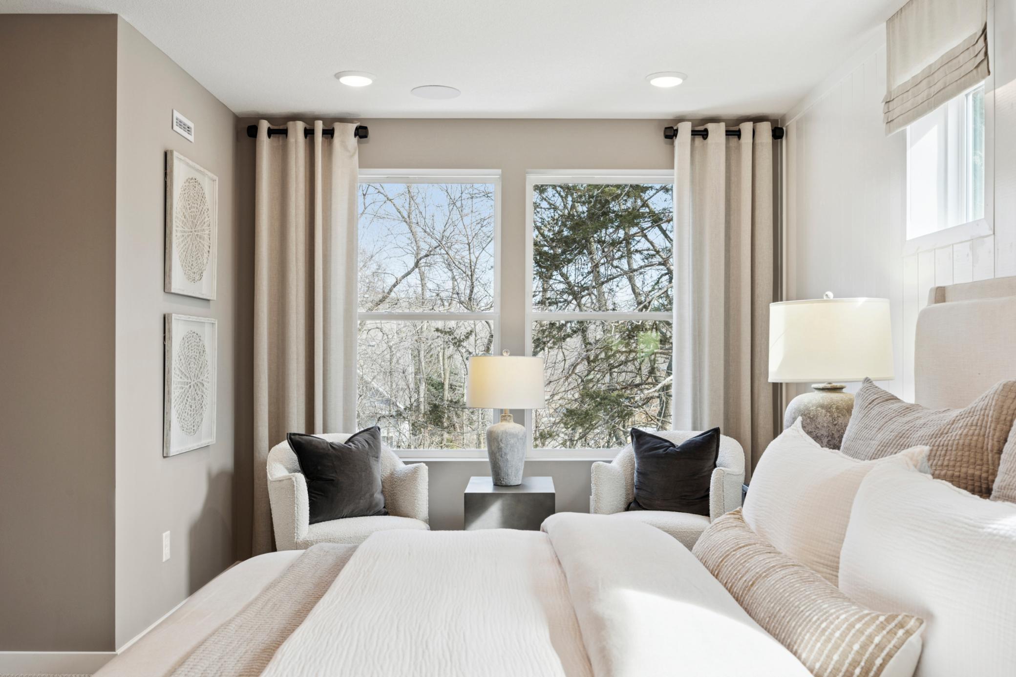 Sitting area in primary suite