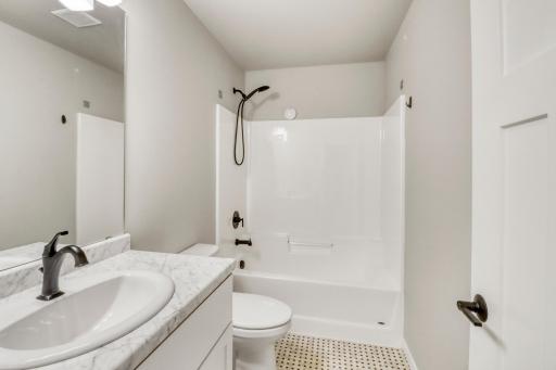 7239 Madelyn Lane S, Fargo, ND 58104
