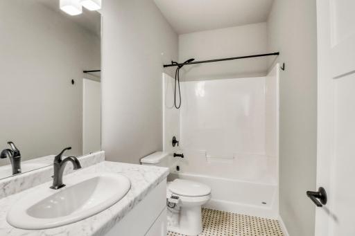 7239 Madelyn Lane S, Fargo, ND 58104
