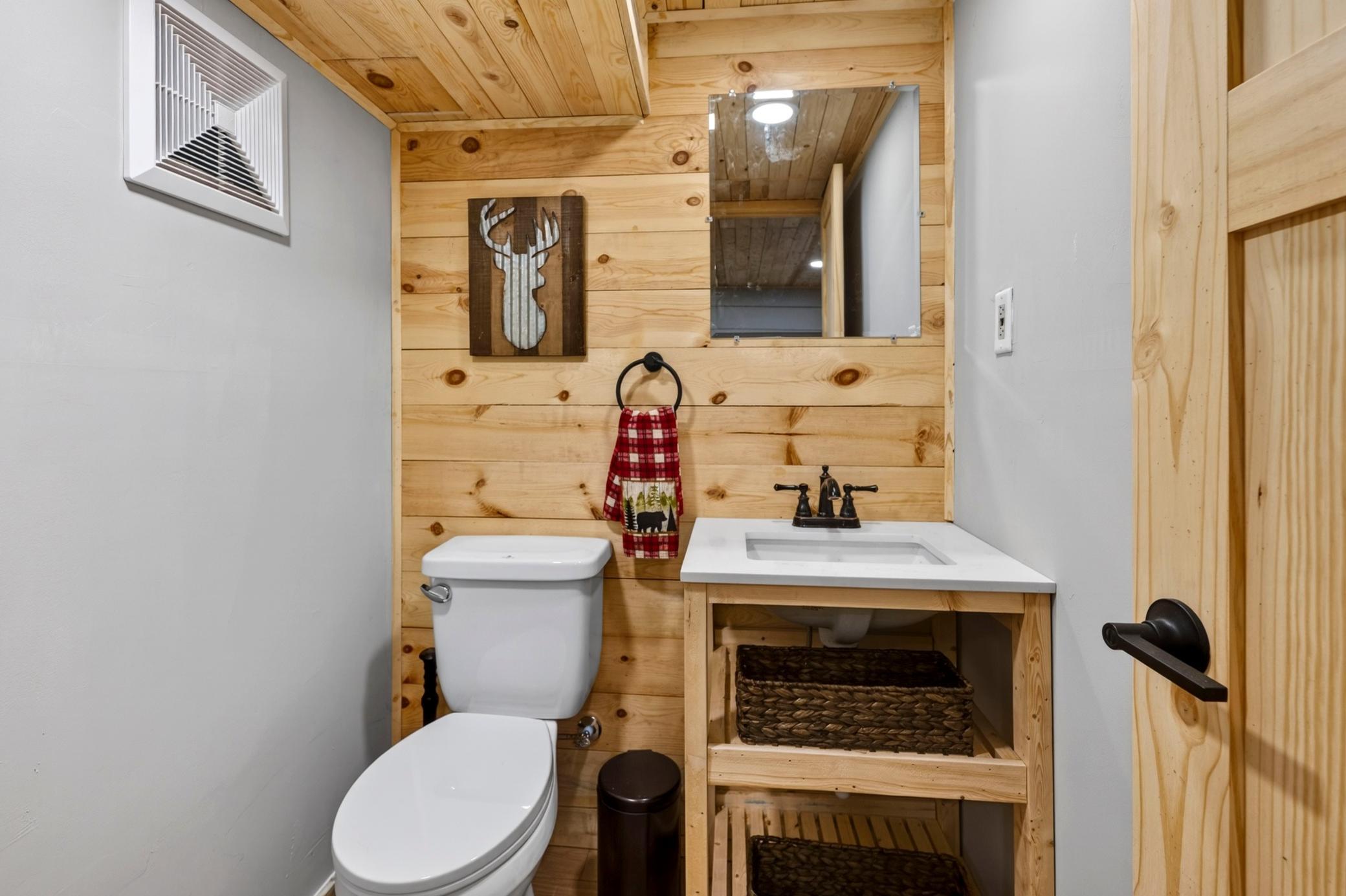 1188N-Hillside-Ln-127.jpg