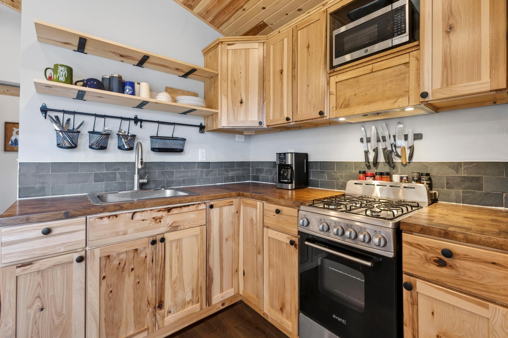 1188N-Hillside-Ln-98.jpg