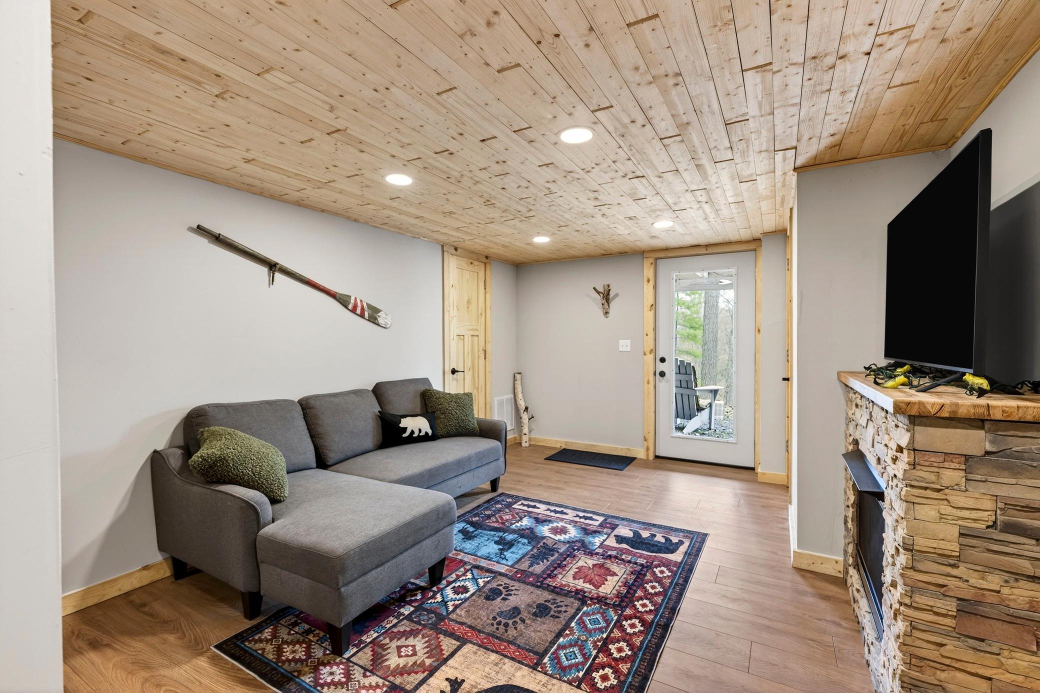 1188N-Hillside-Ln-121.jpg