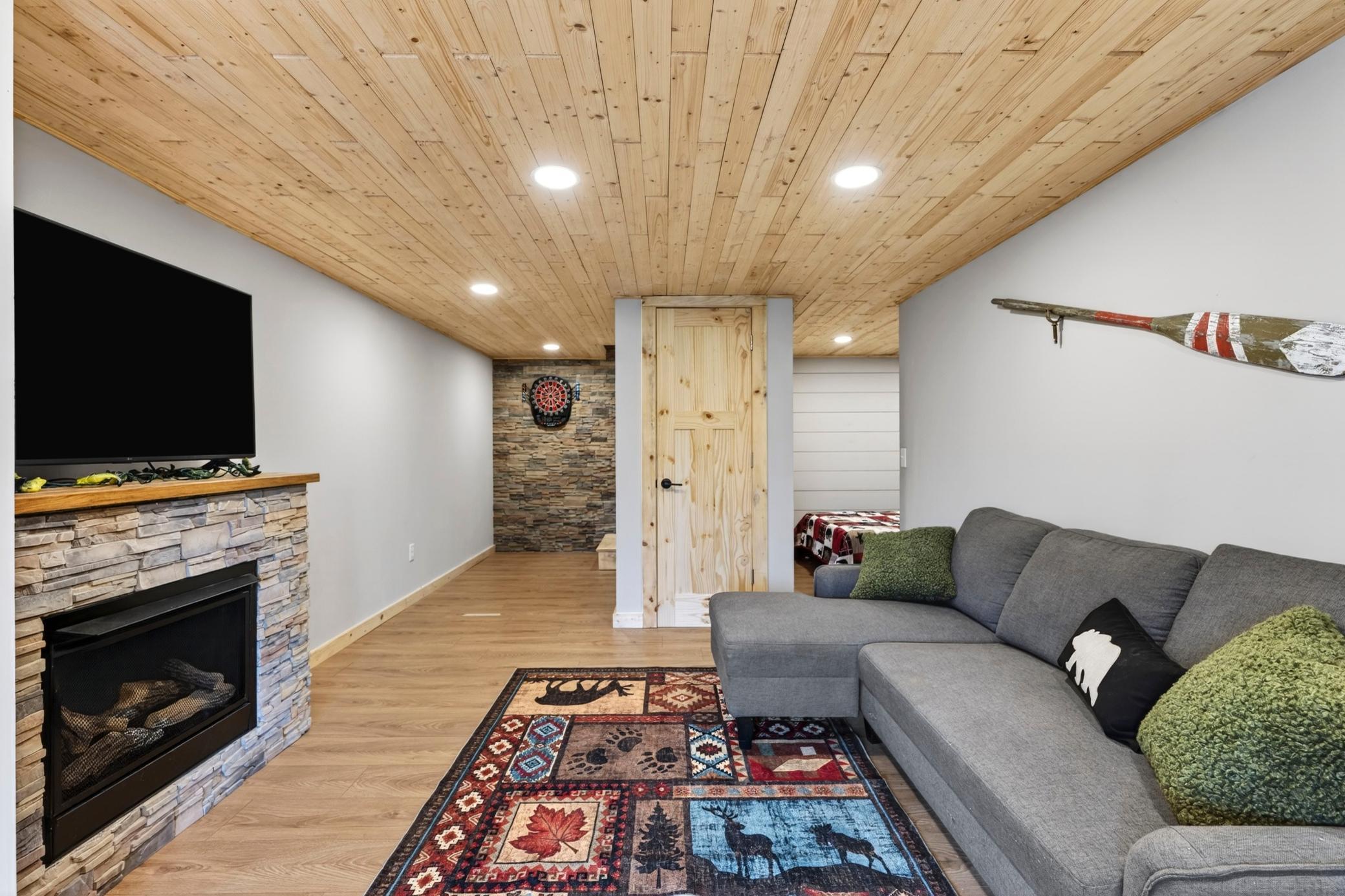 1188N-Hillside-Ln-132.jpg