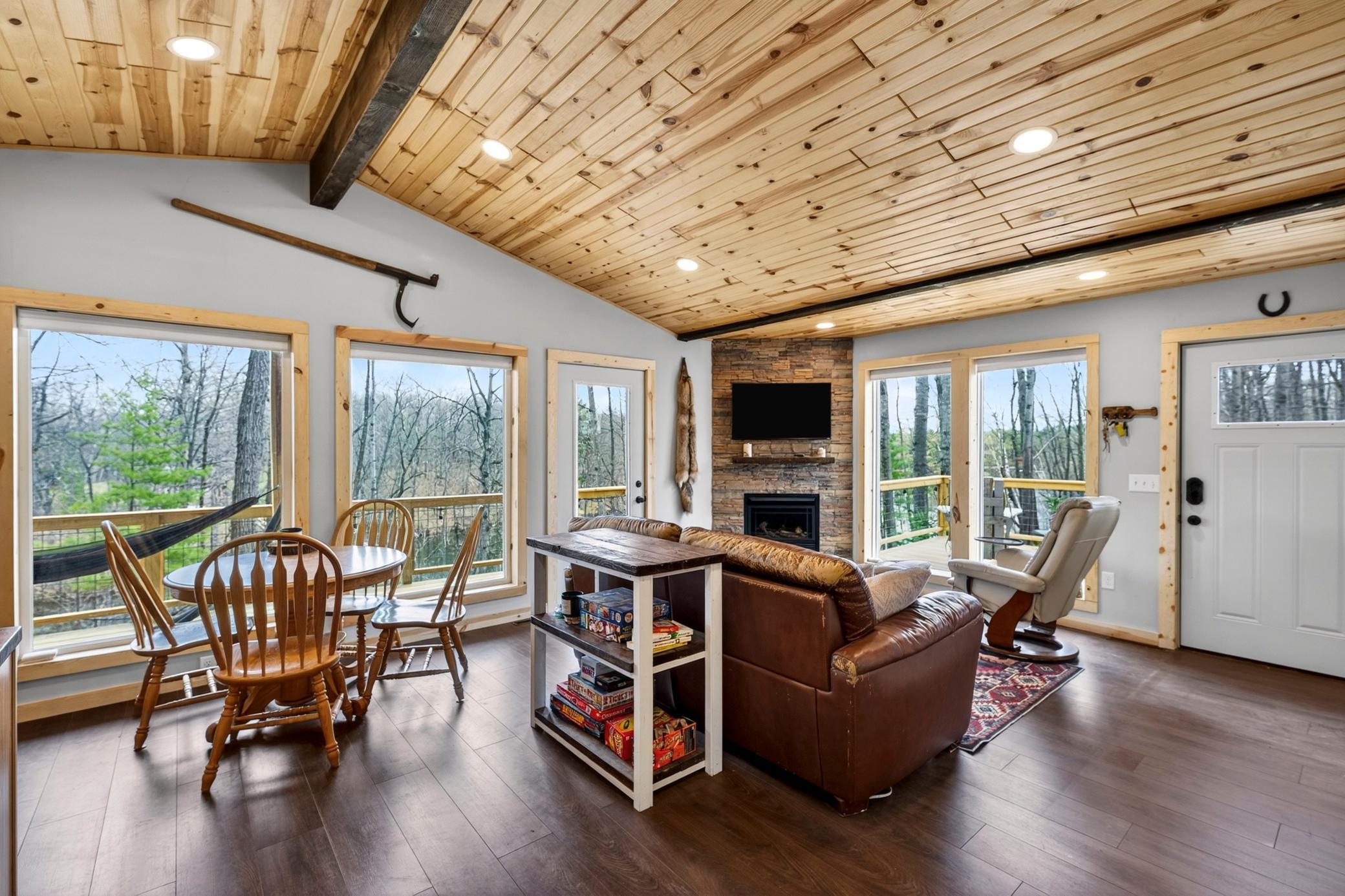 1188N-Hillside-Ln-105.jpg