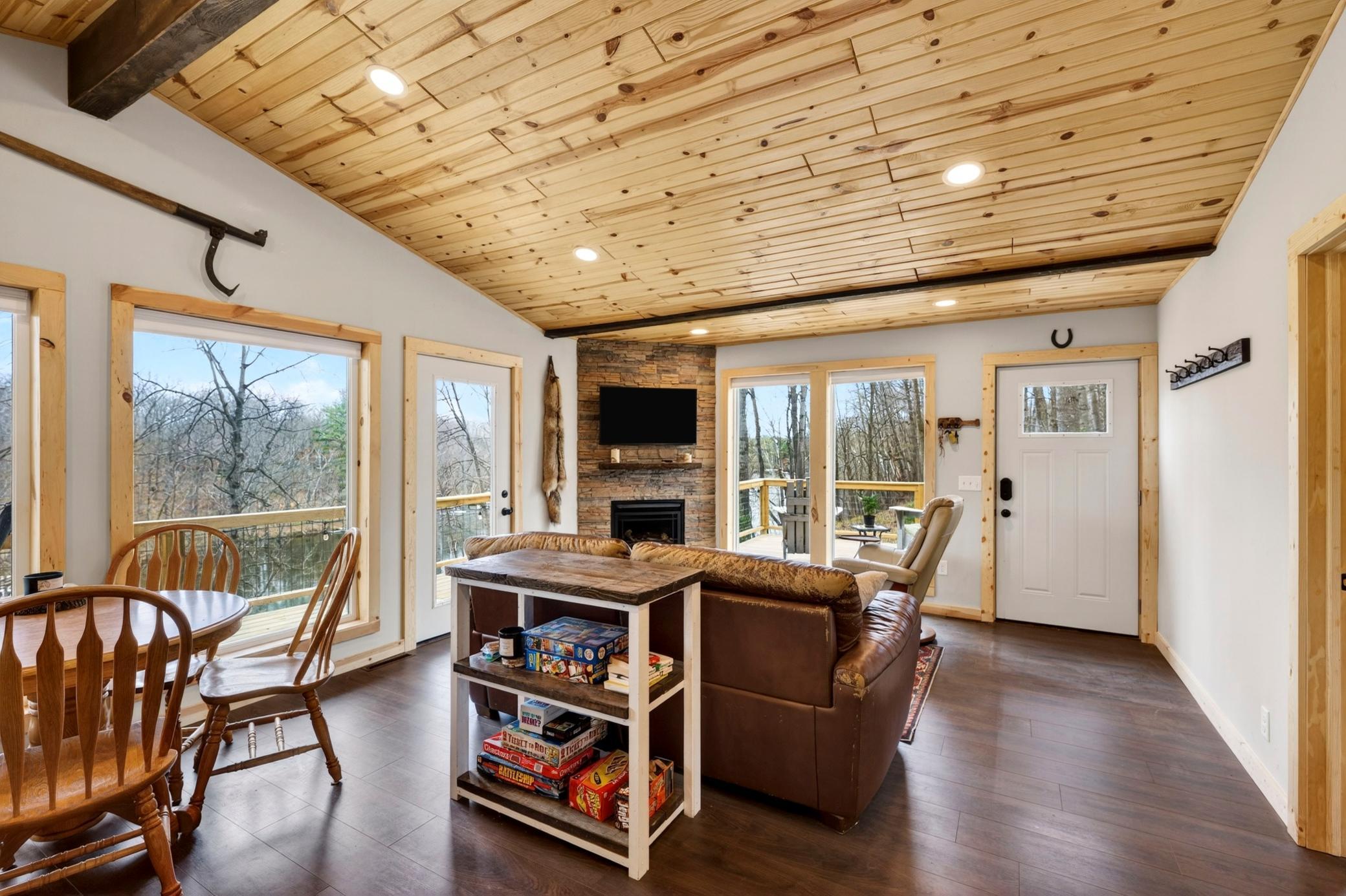 1188N-Hillside-Ln-114.jpg