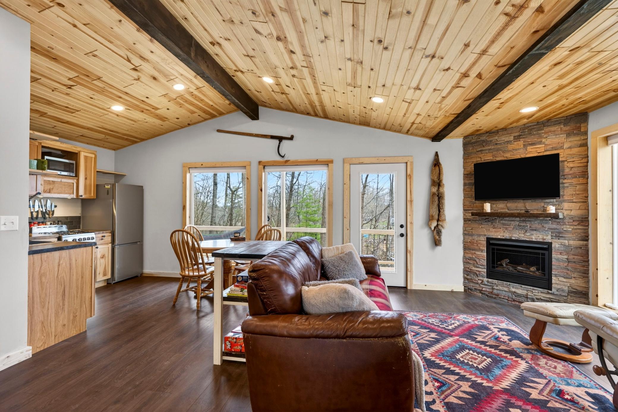 1188N-Hillside-Ln-109.jpg