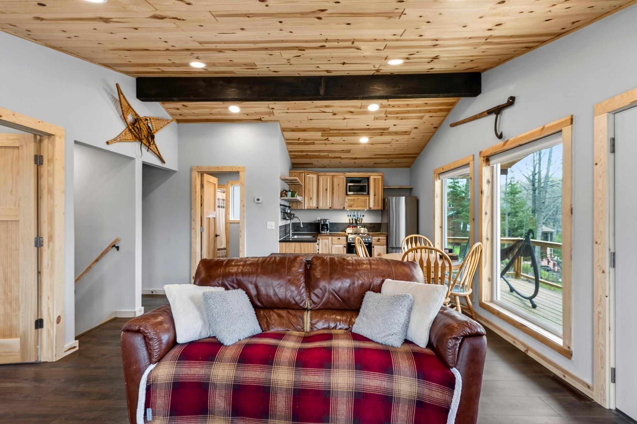 1188N-Hillside-Ln-91.jpg