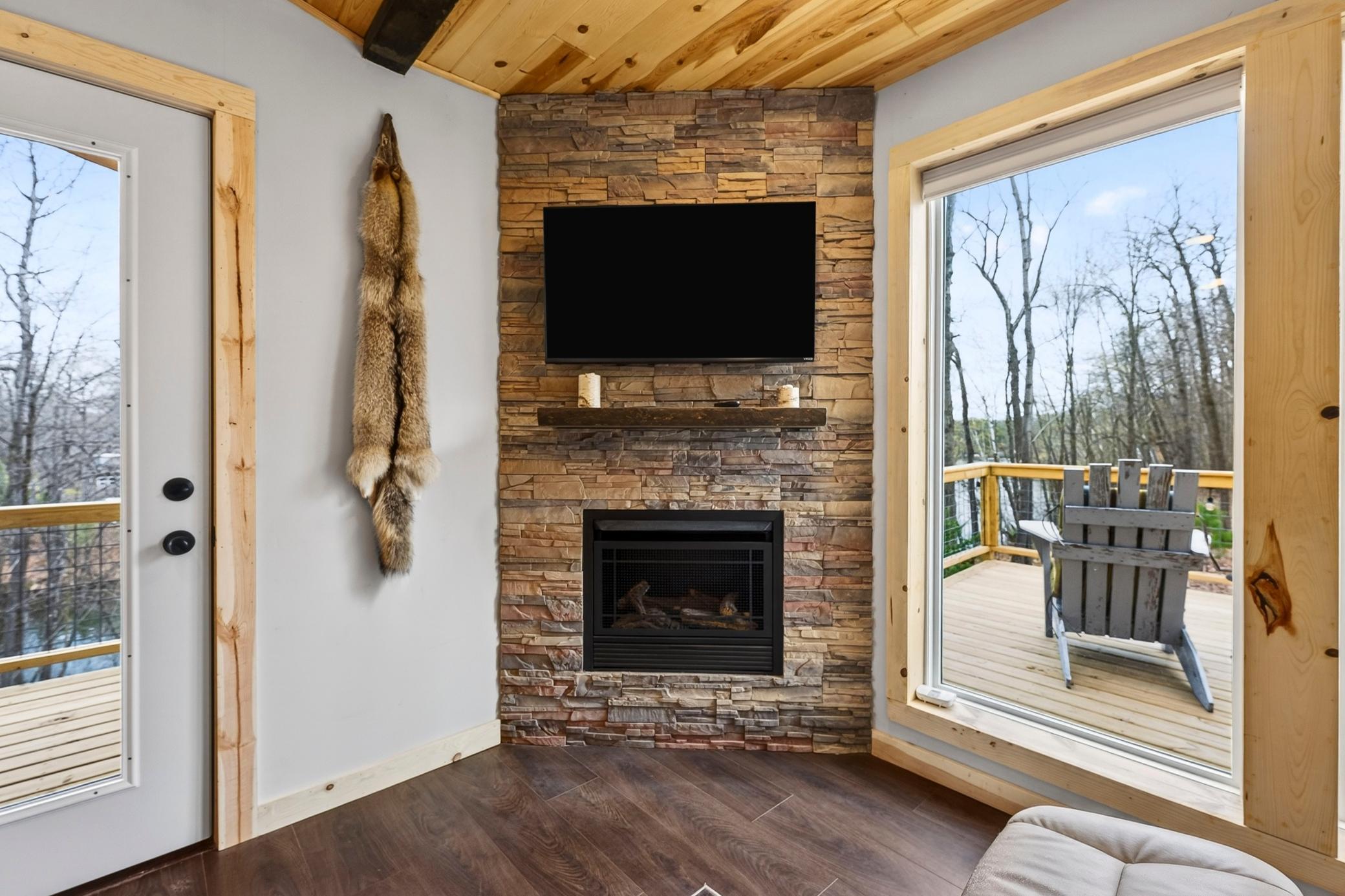 1188N-Hillside-Ln-89.jpg
