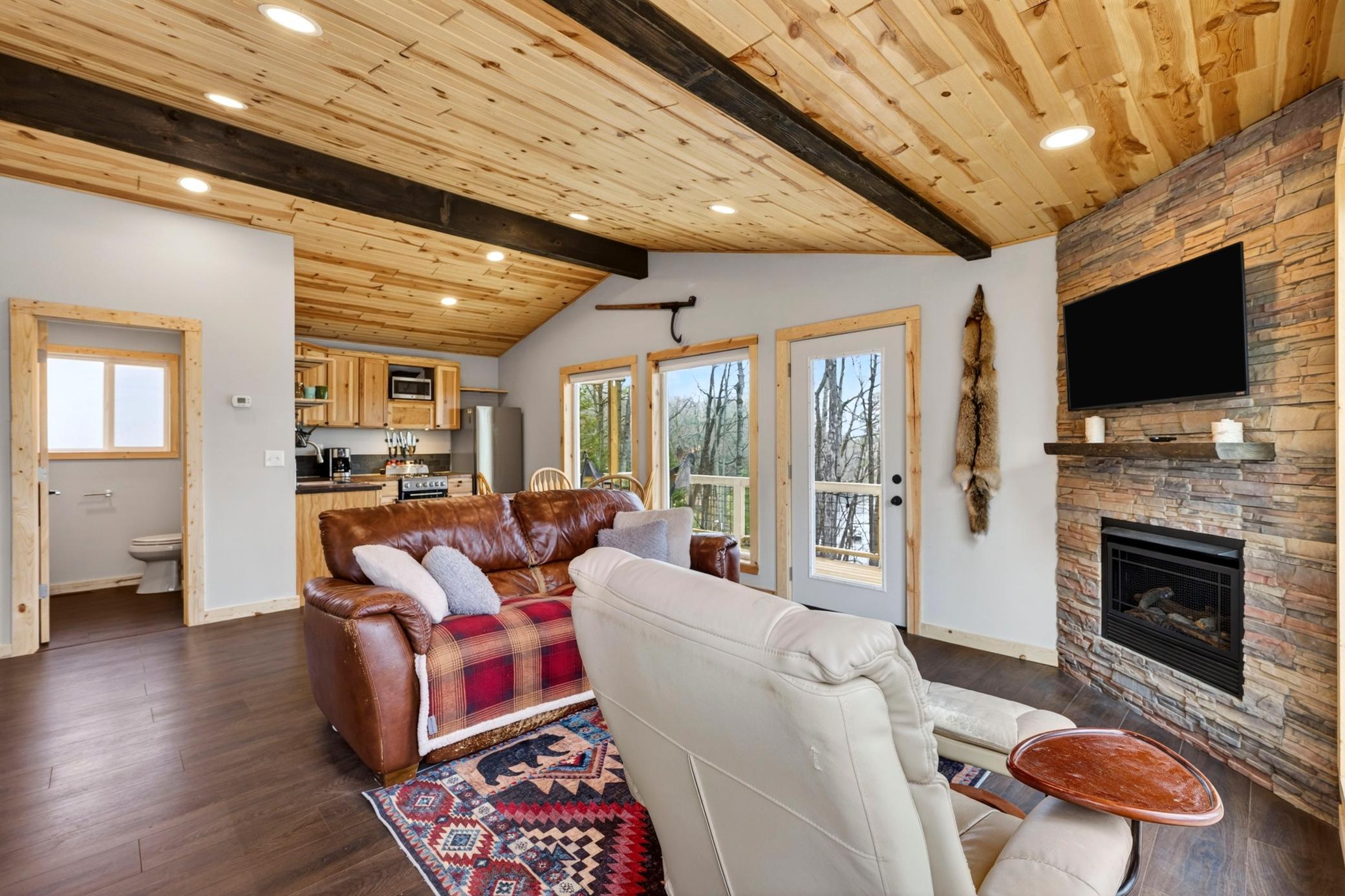 1188N-Hillside-Ln-85.jpg