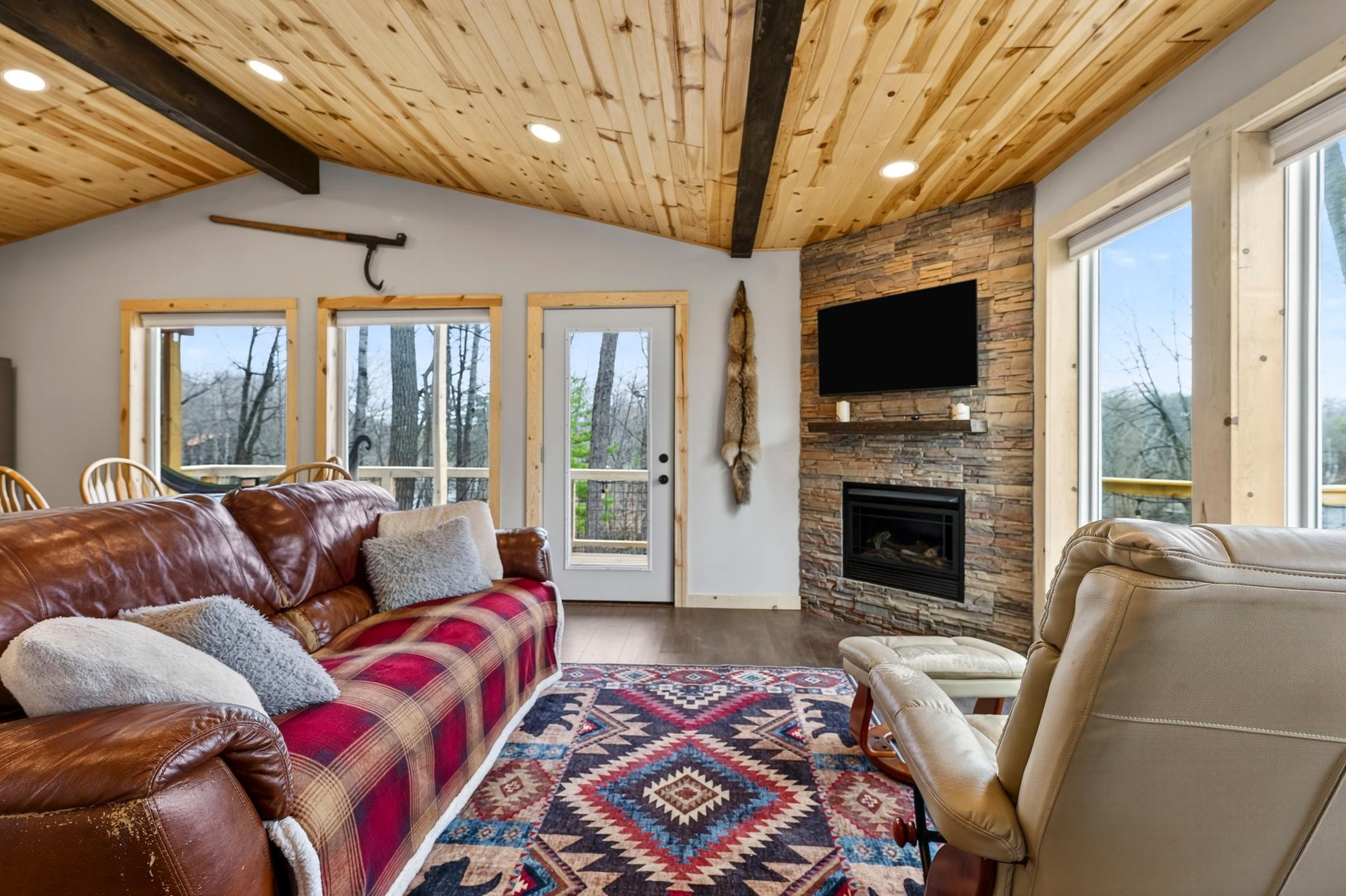 1188N-Hillside-Ln-87.jpg