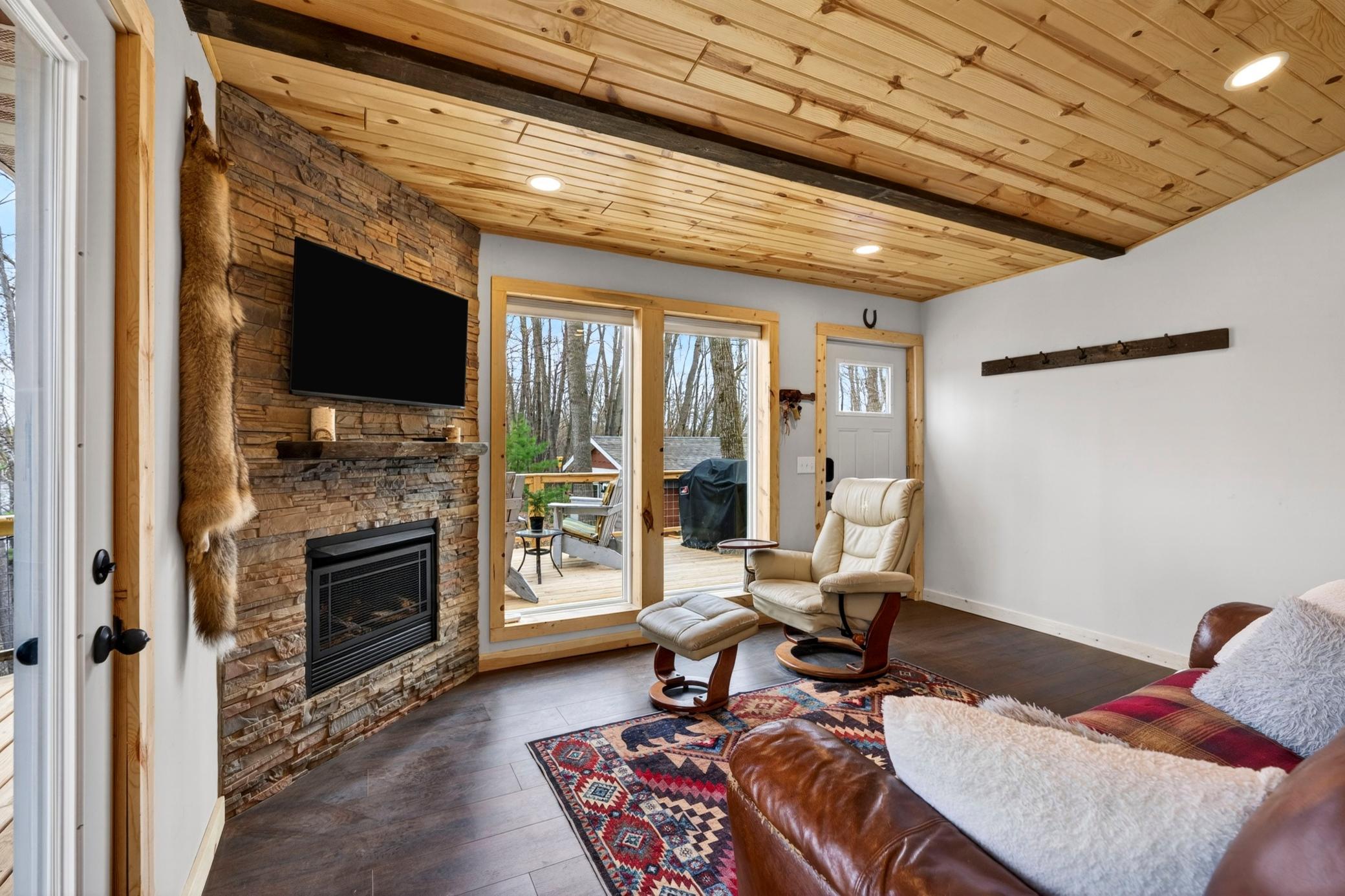 1188N-Hillside-Ln-93.jpg