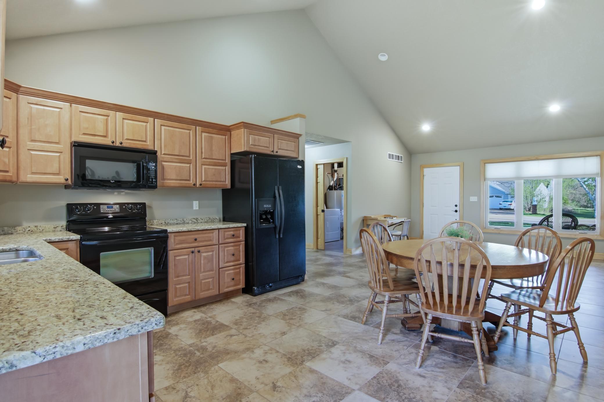03-Kitchen-2-jpg.jpg