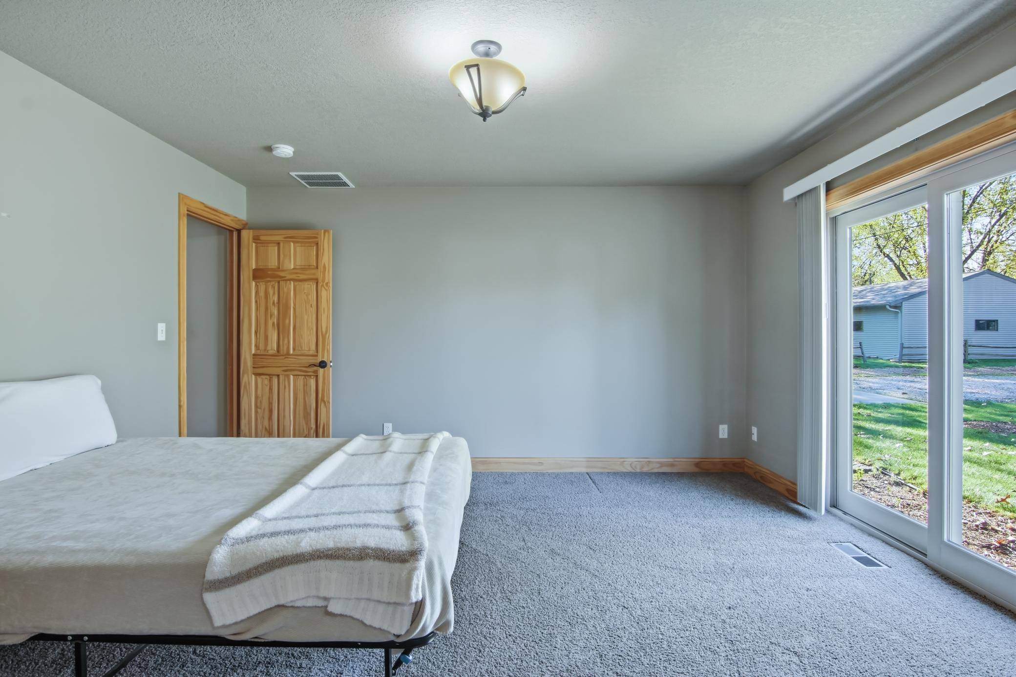 06-MasterBedroom-2-jpg.jpg