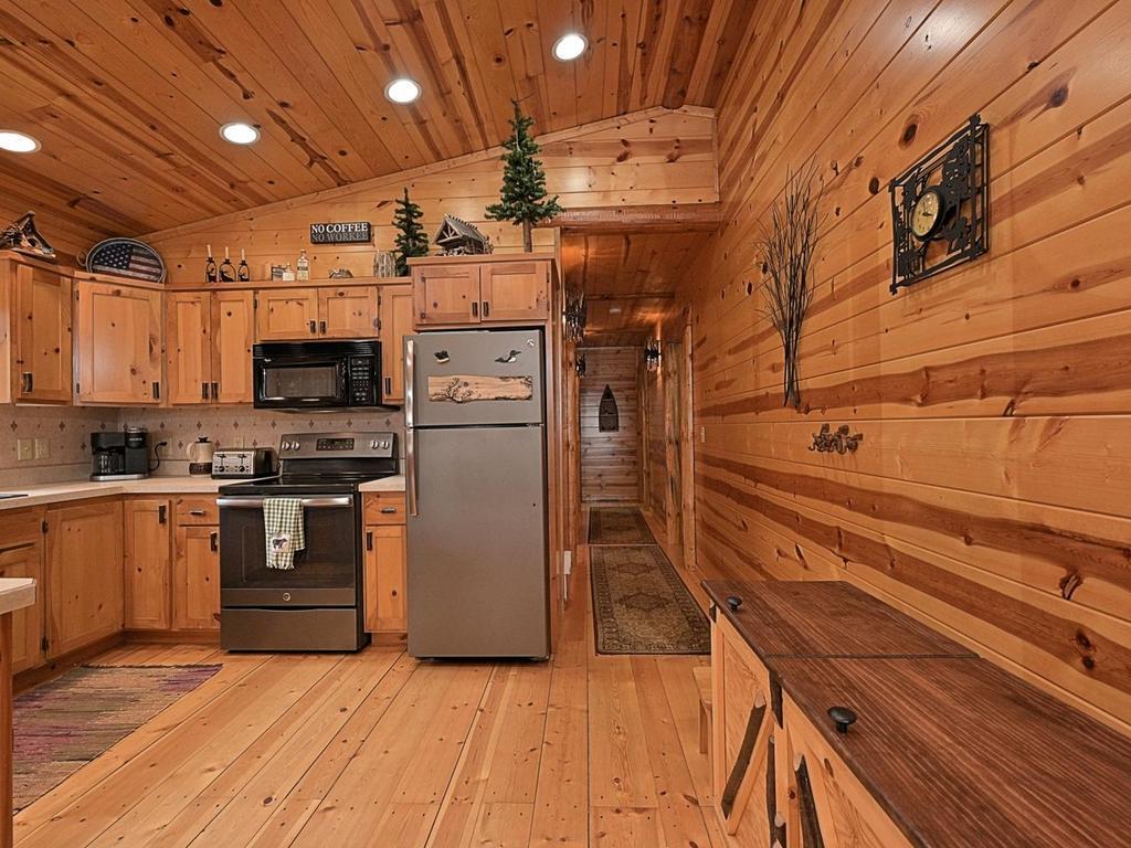 Kitchen/hall
