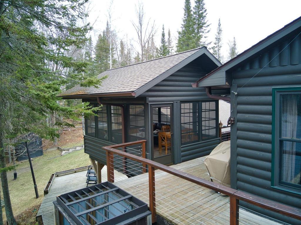 Screened house