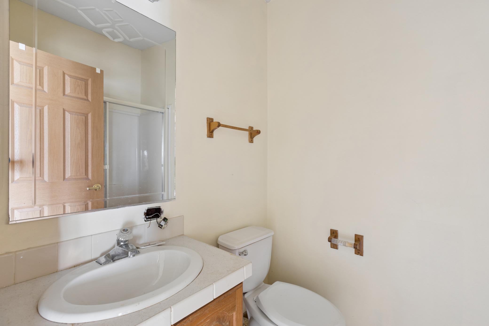 Private 2nd bedroom bathroom.