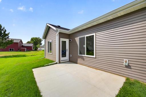 1002 11th Place NW, Kasson, MN 55944