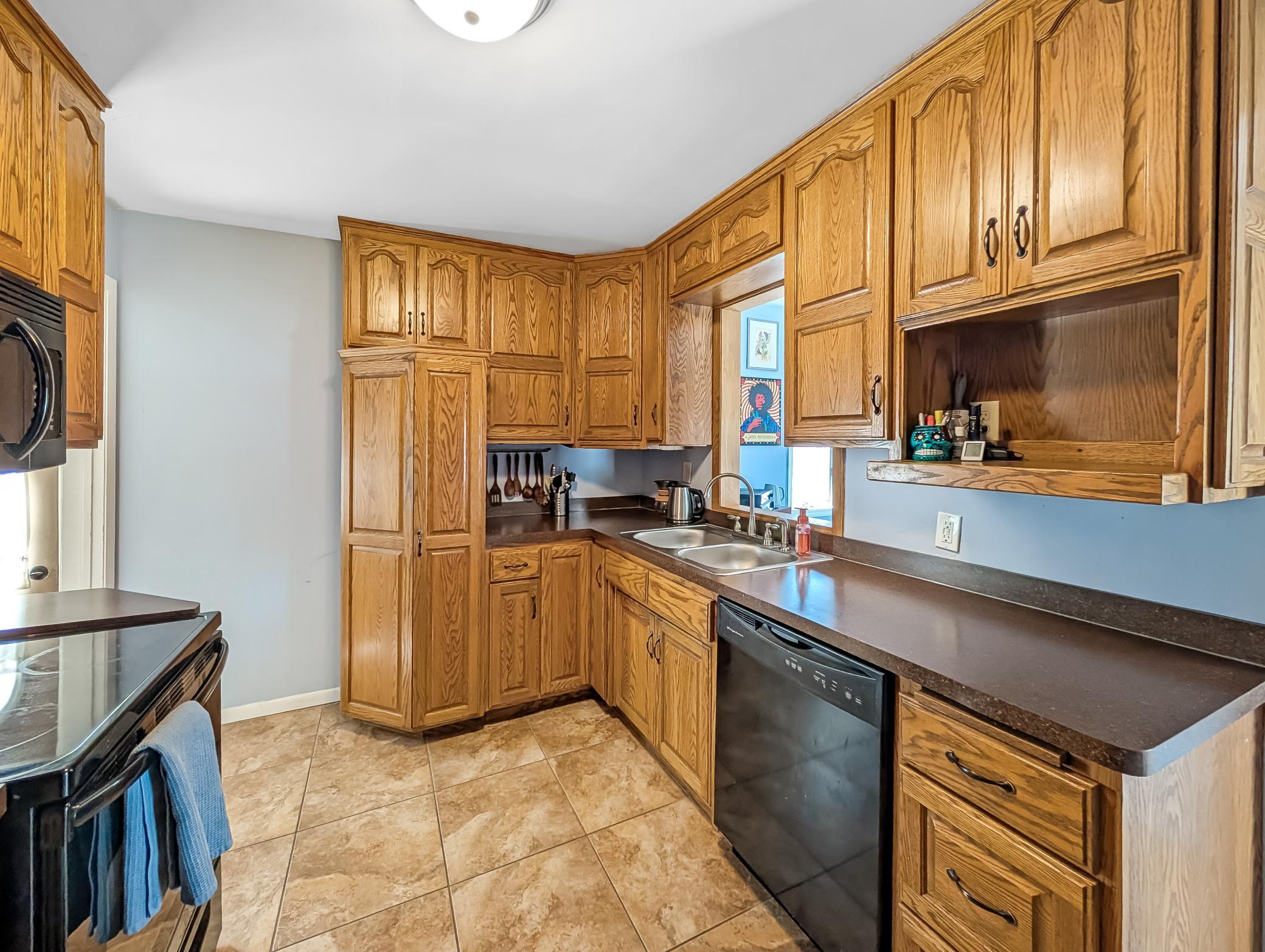 Plenty of cabinet space for your kitchen necessities