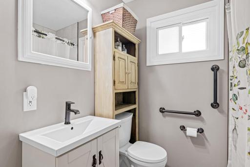 250 Macarthur Street E, South Saint Paul, MN 55075