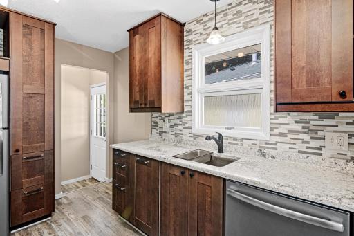 Beautiful and fully updated kitchen with SS appliances.
