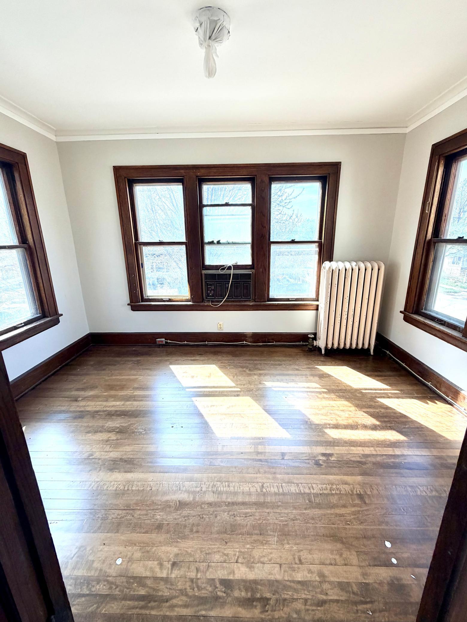 UL Bedroom #3 / Sun Room