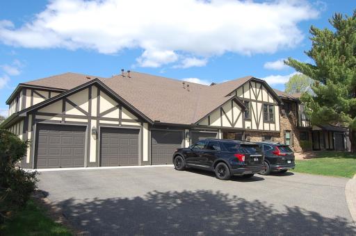 3 br. manor home on a quiet street in West Bloominton.