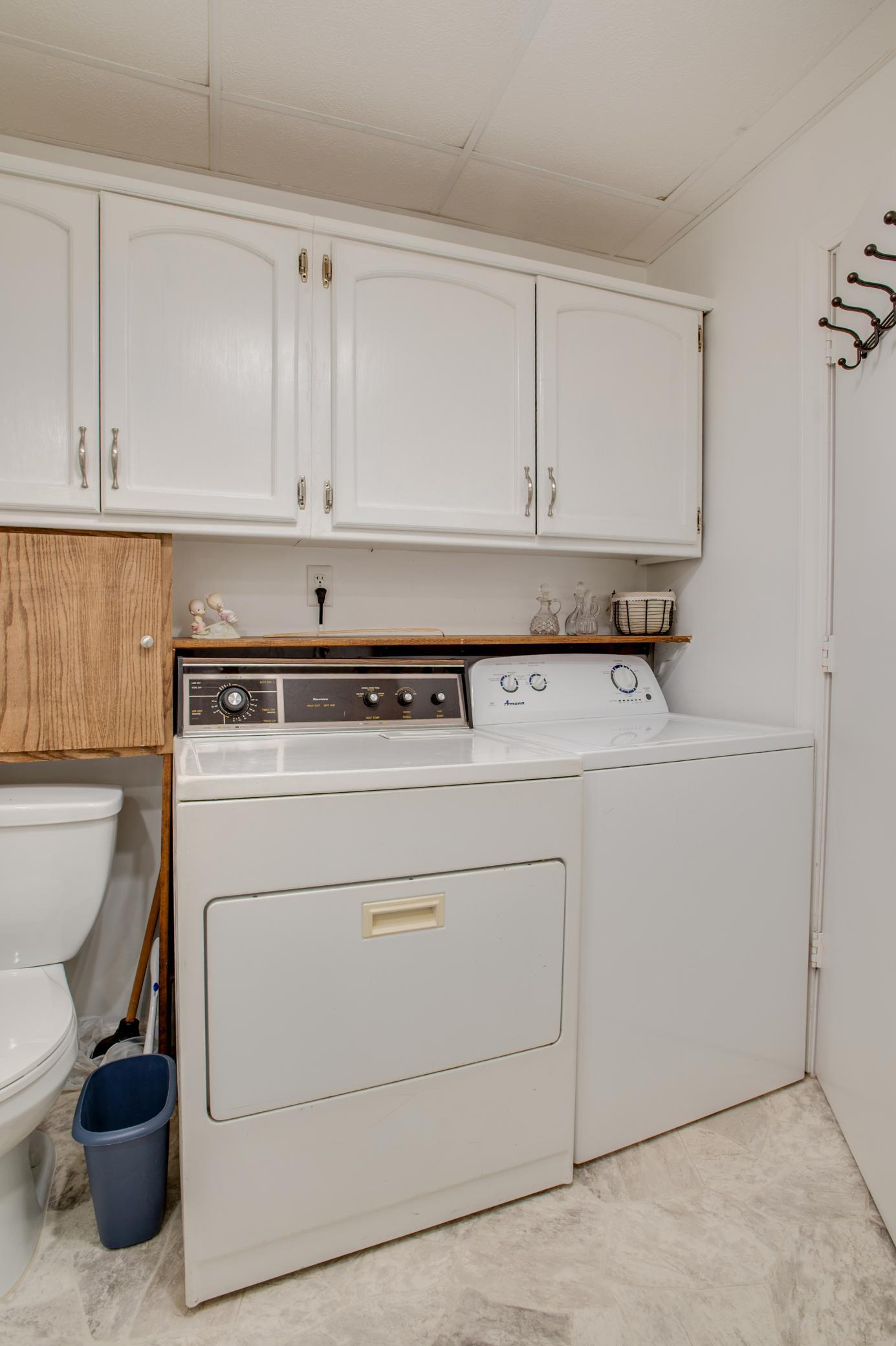 Washer/Dryer included