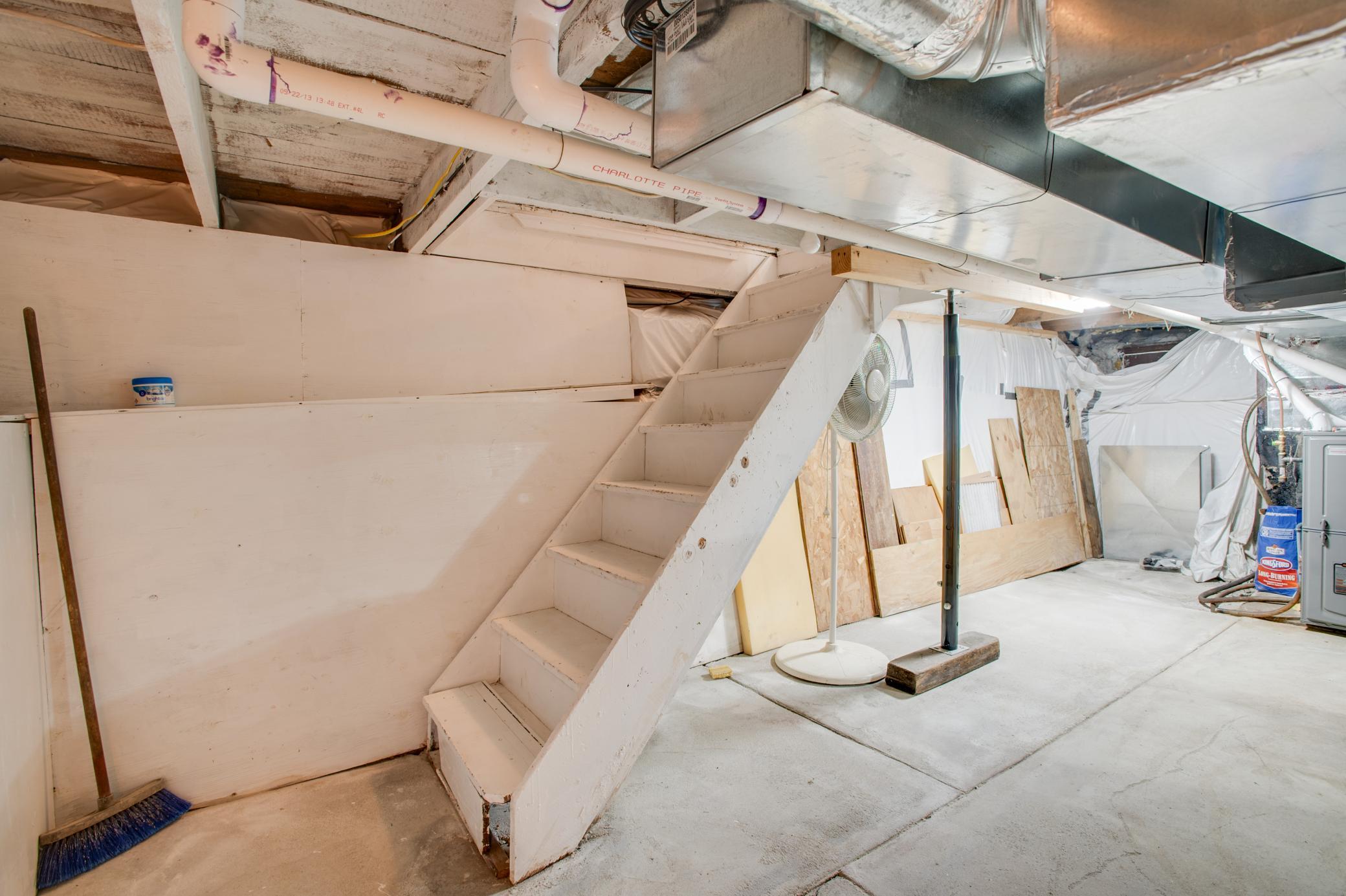 Basement / Crawlspace