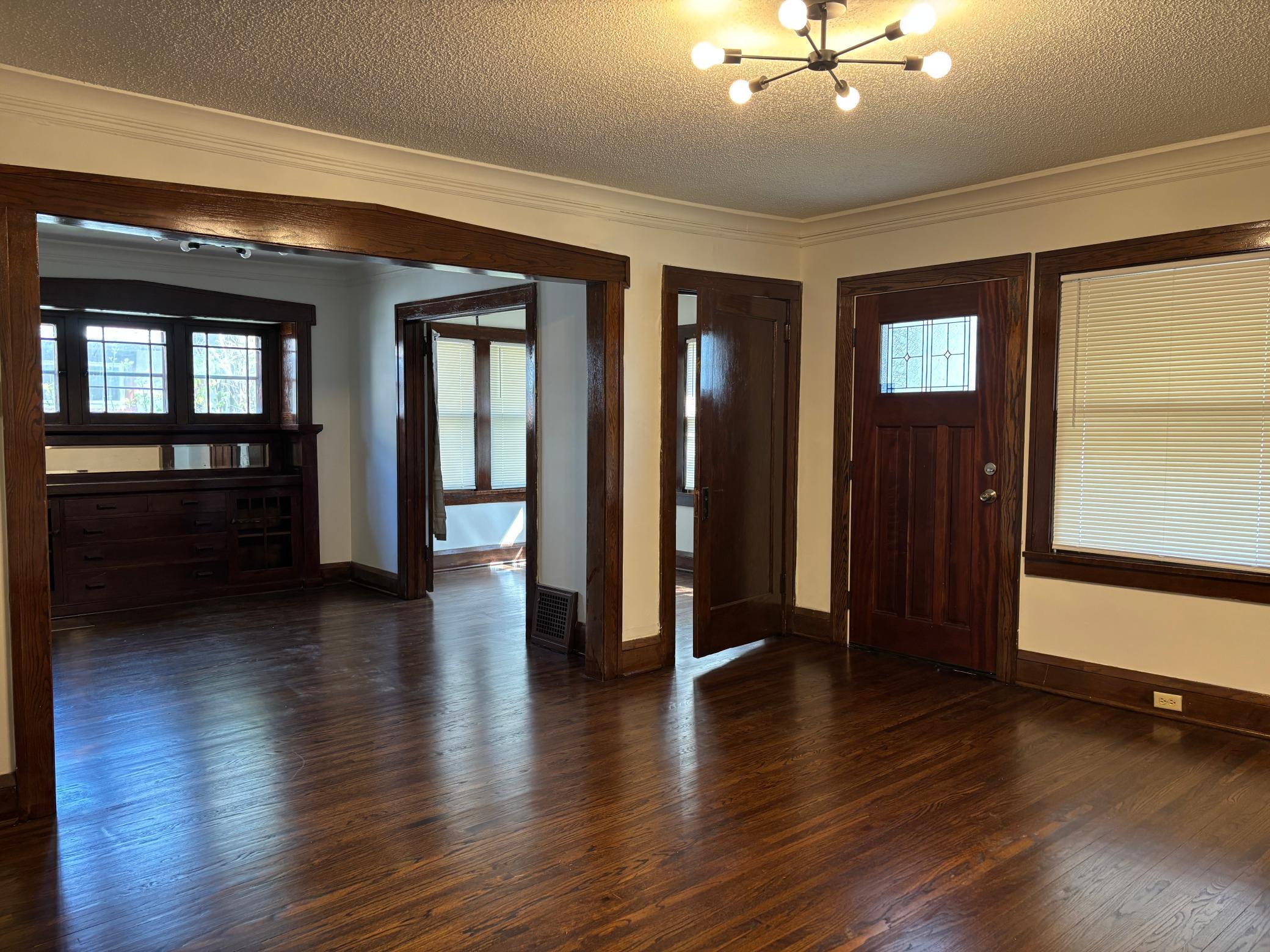 Living/dining area