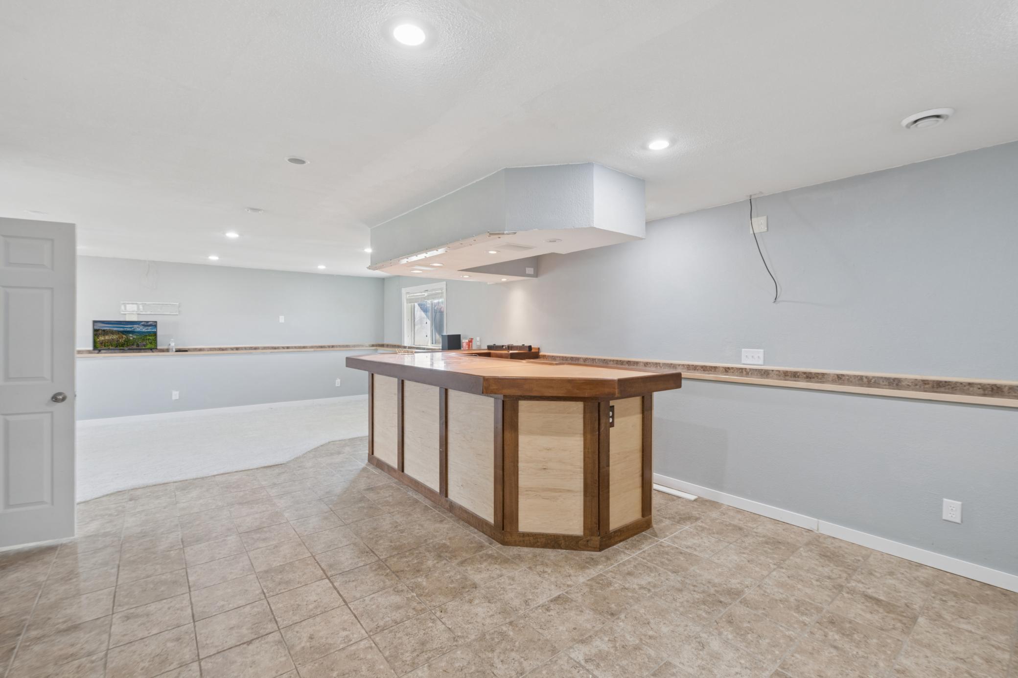 Bar area is perfect for entertaining