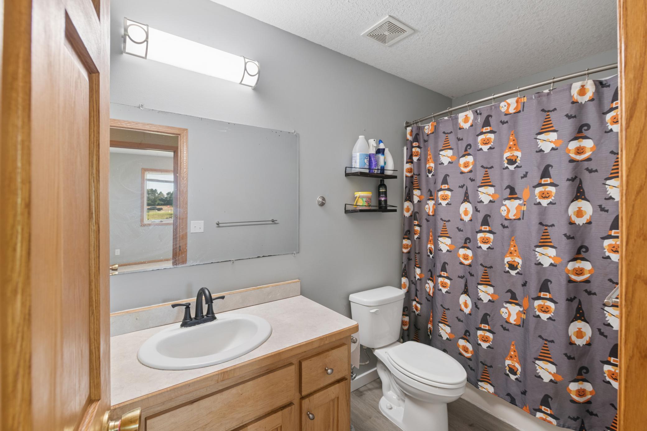 Full bathroom on main level