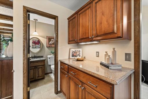 10725 34th Avenue N, Minneapolis, MN 55441