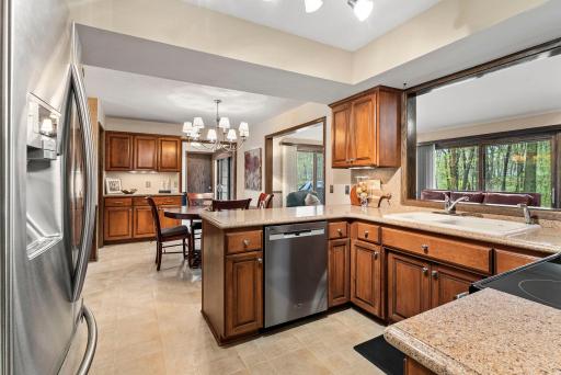 10725 34th Avenue N, Minneapolis, MN 55441