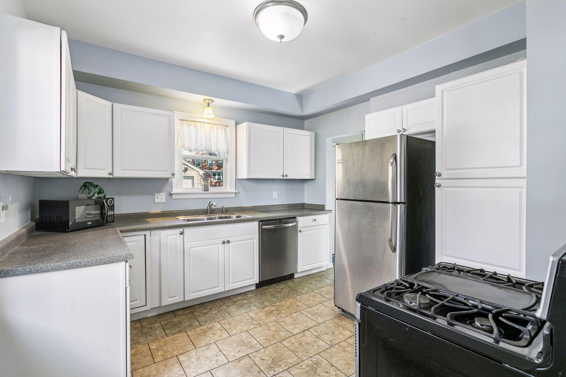 1505 Sherburne Avenue - Kitchen.jpg