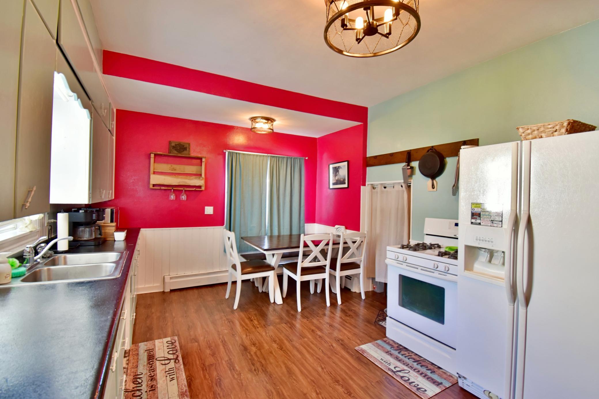 Kitchen/Eat in Kitchen