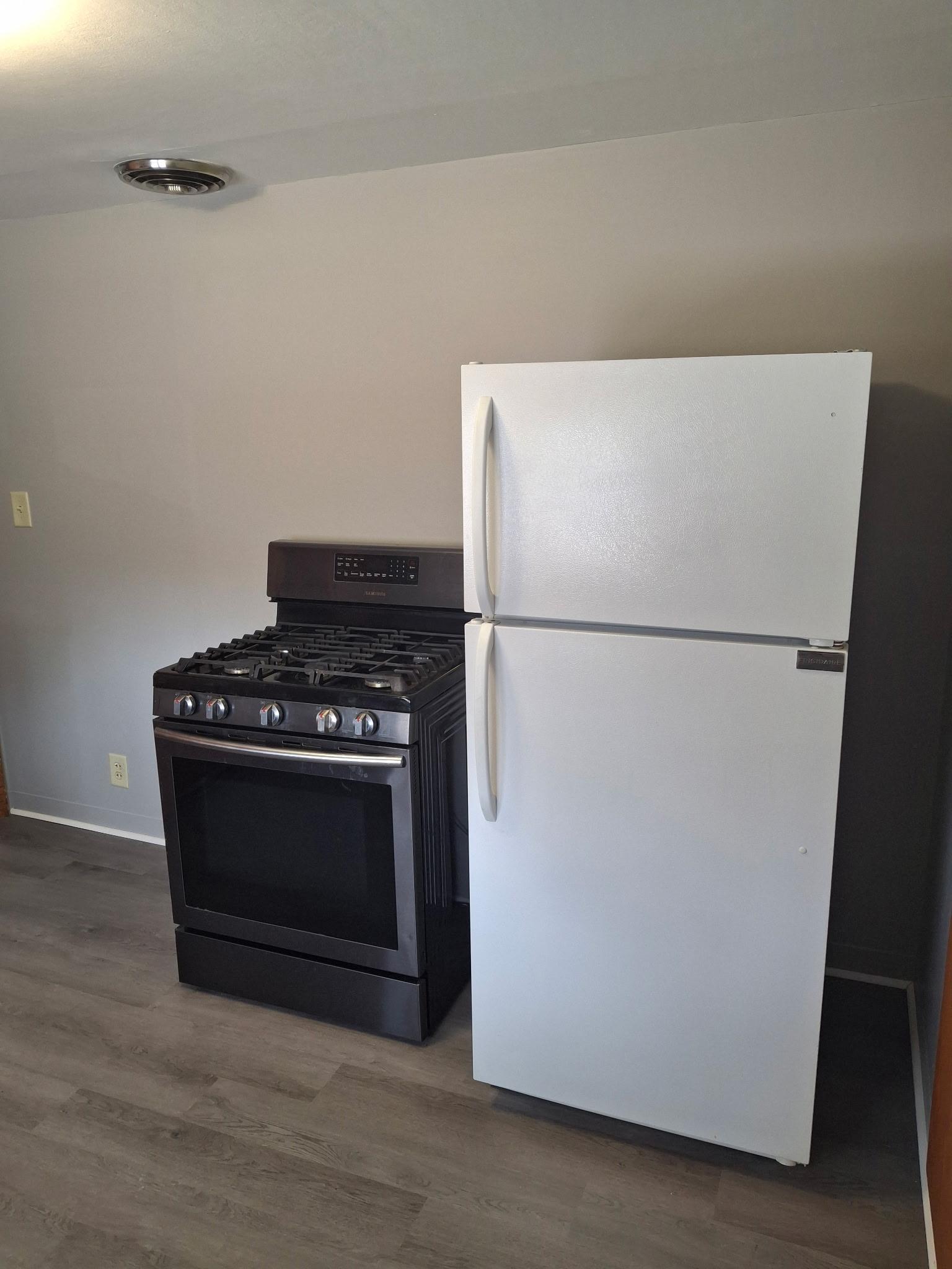 kitchen 2 a.jpg