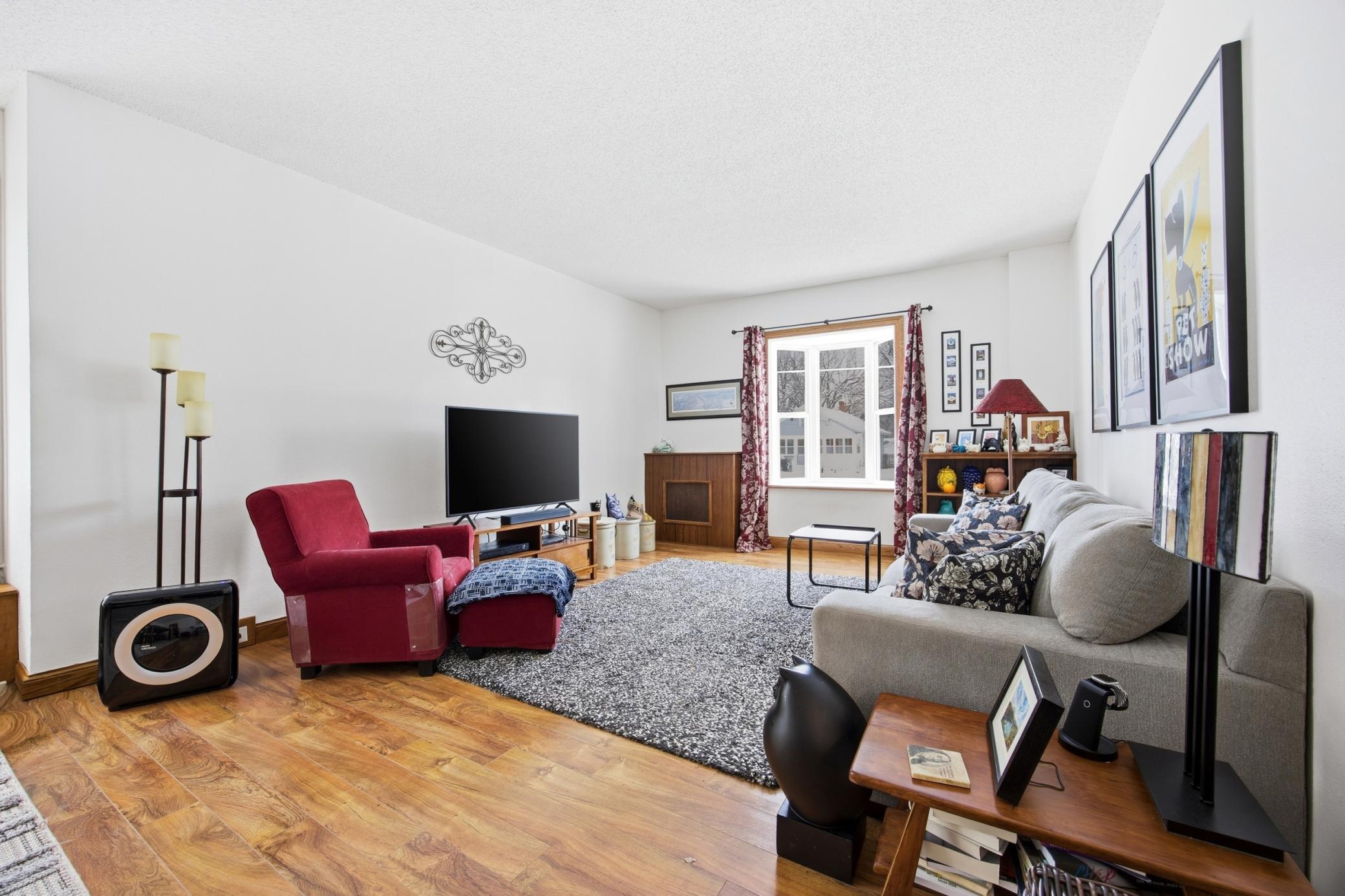 Living Room.jpg