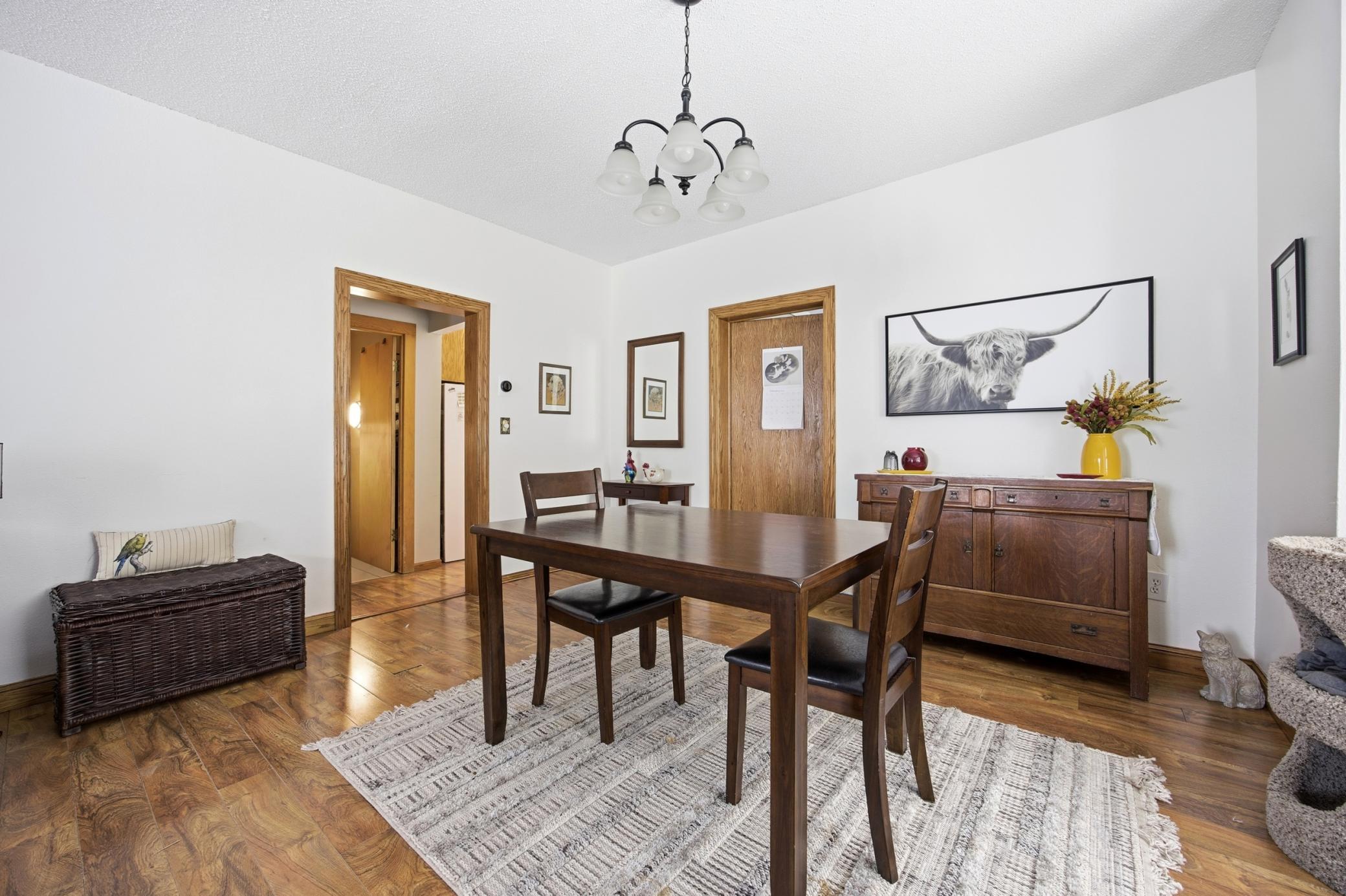 Dining to Hallway.jpg