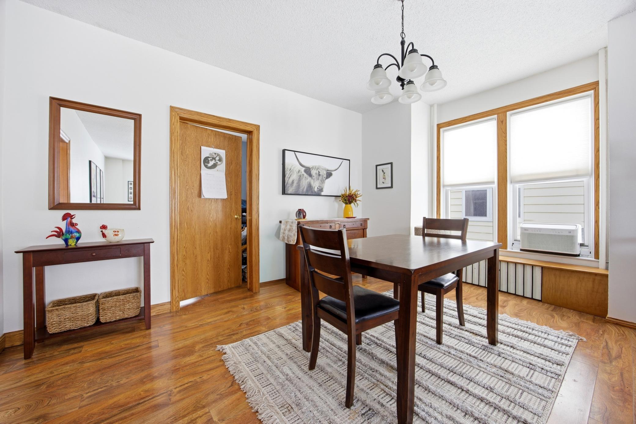 Dining to Main Floor Bed 1