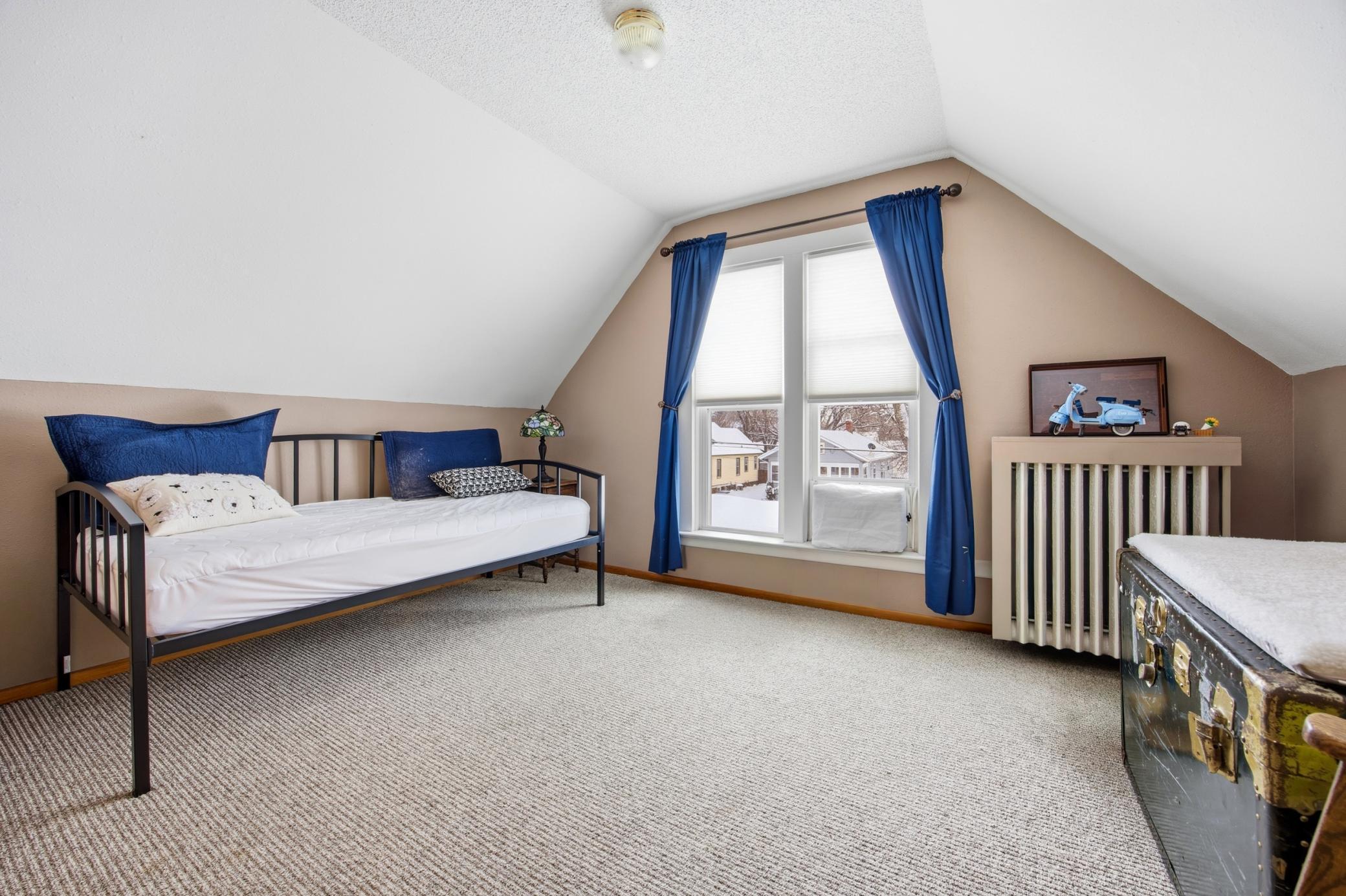 Bed 3.jpg