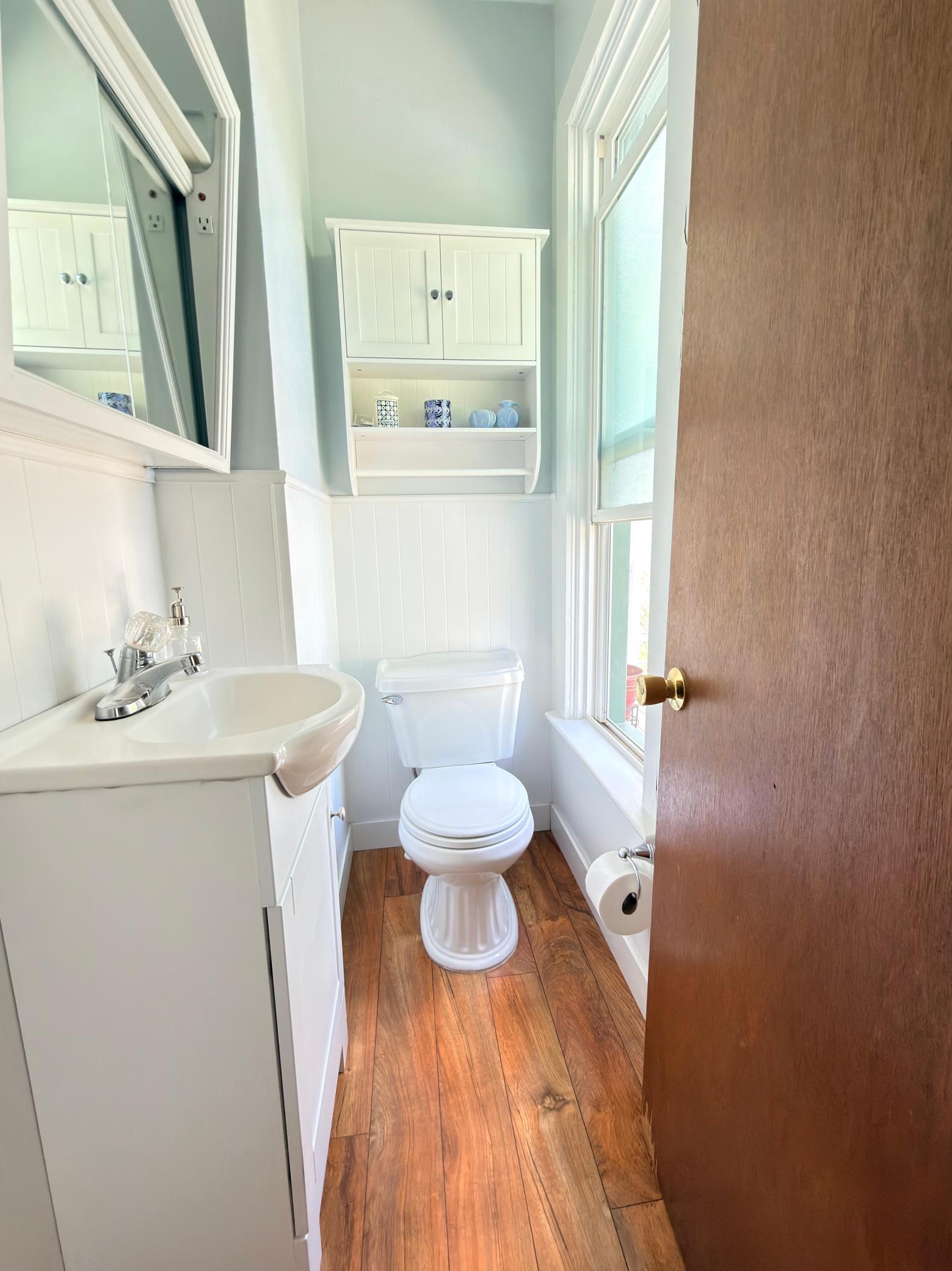 IMG_7316 Half Bath.jpg
