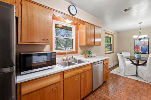 2245 Mapleview Avenue, Saint Paul, MN 55109