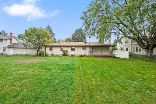 2245 Mapleview Avenue, Saint Paul, MN 55109