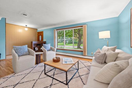 2245 Mapleview Avenue, Saint Paul, MN 55109