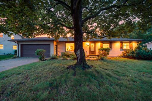2245 Mapleview Avenue, Saint Paul, MN 55109